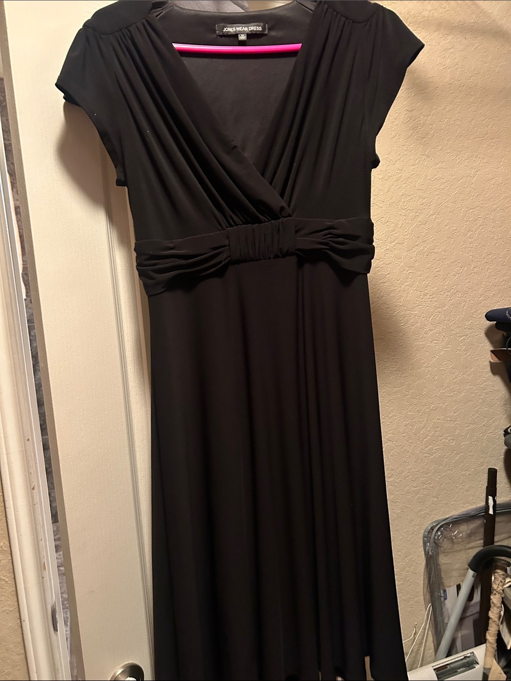 Jones New York Black Faux-Wrap Midi Dress with Cap Sleeves